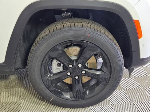 New 2025 Jeep Grand Cherokee L Limited w/ Luxury Tech Group II image 21