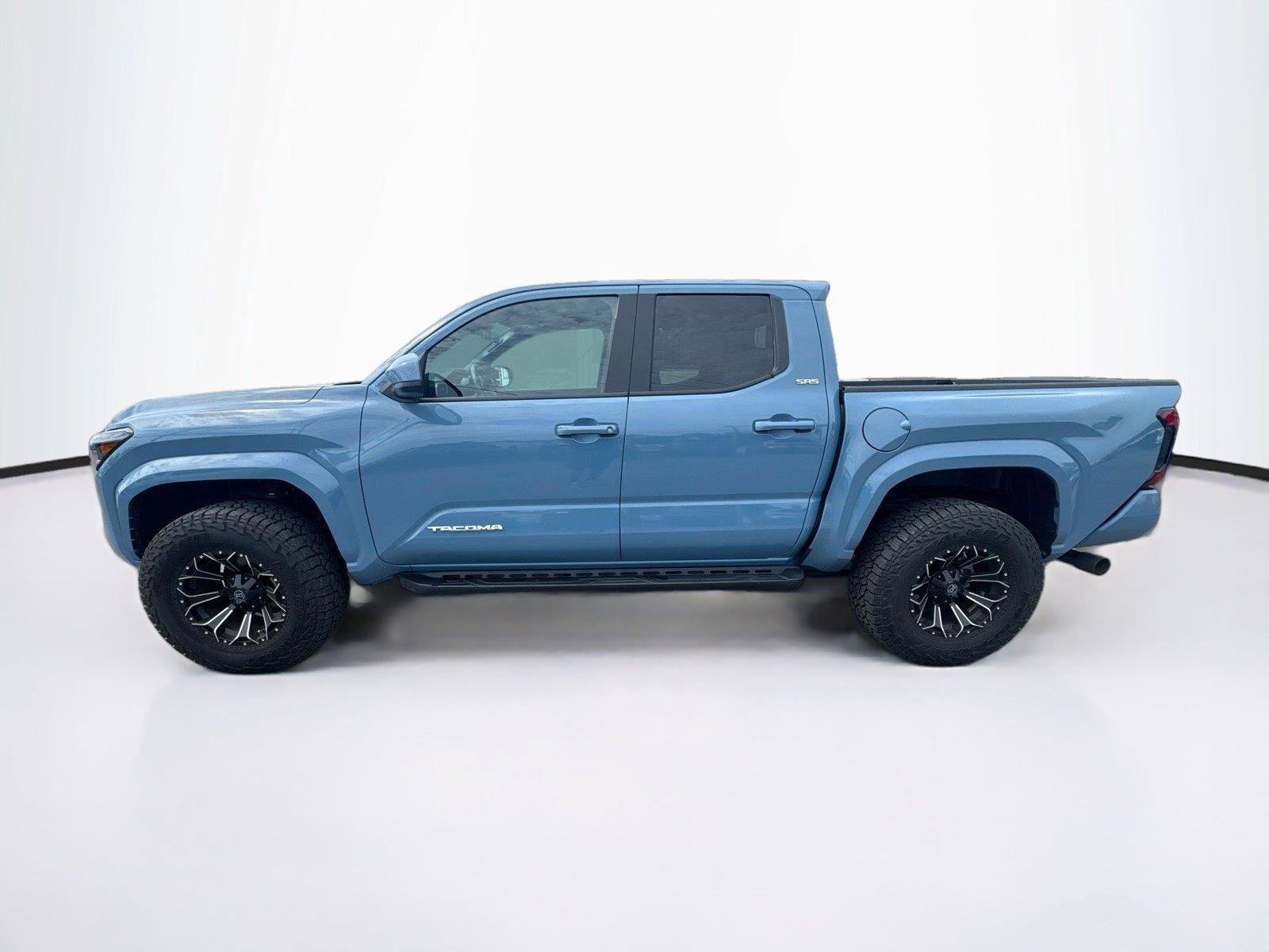 Used 2026 Toyota Tacoma SR5 AWD/4WD image 2