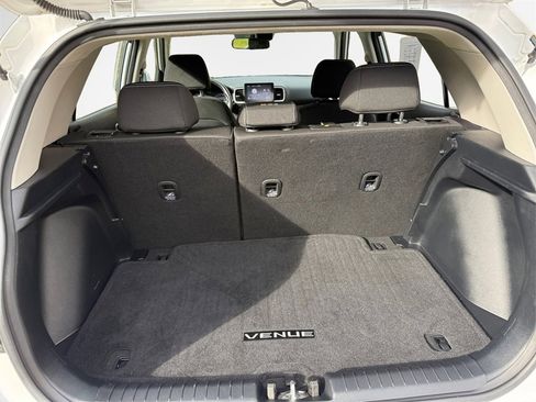 Used 2022 Hyundai Venue SEL image 25