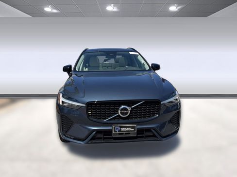 Used 2024 Volvo XC60 B5 Plus w/ Protection Package Premier AWD/4WD image 28