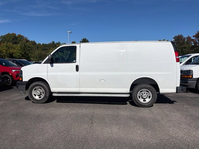 Used 2025 Chevrolet Express 2500 w/ Driver Convenience Package RWD image 2