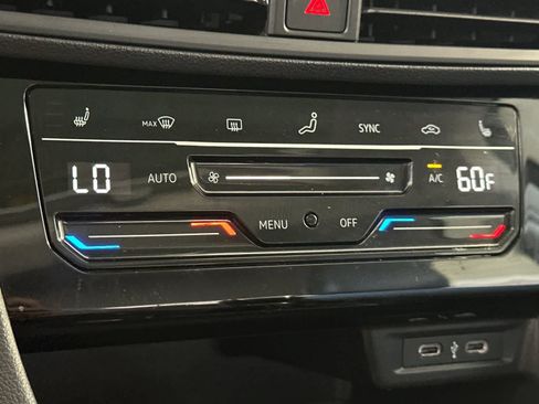 Used 2026 Volkswagen Jetta SE FWD image 20