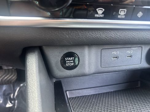 Used 2025 Nissan Rogue SV AWD/4WD image 20