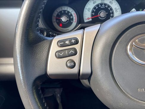 Used 2011 Toyota FJ Cruiser 4WD w/ Upgrade Pkg image 23