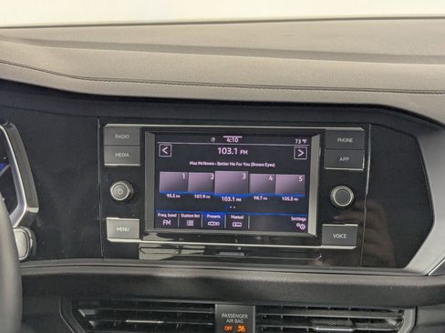Used 2023 Volkswagen Jetta SE FWD image 18