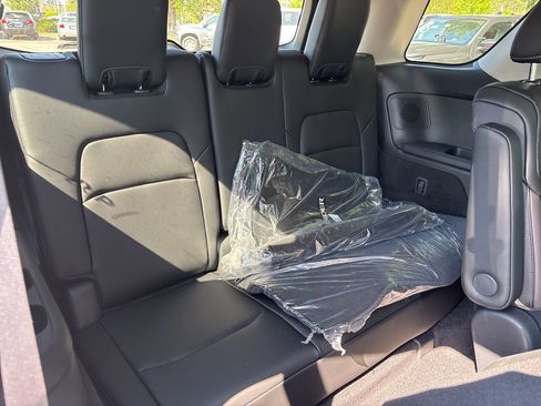 New 2026 Nissan Pathfinder Platinum AWD/4WD image 18