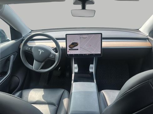 Used 2021 Tesla Model Y Long Range AWD/4WD image 9