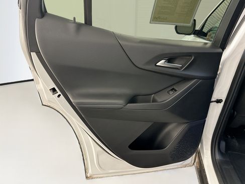Used 2025 Chevrolet Equinox LT image 27