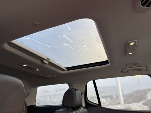 Used 2023 GMC Acadia Denali w/ Black Diamond Edition image 26