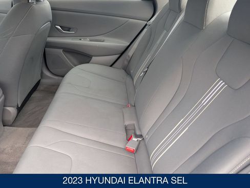Used 2023 Hyundai Elantra SEL w/ Preferred Accessory Package FWD image 16