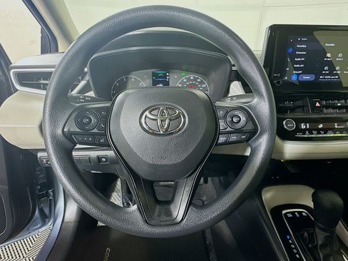 Used 2025 Toyota Corolla LE w/ LE Premium Package FWD image 15