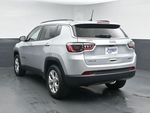 Used 2024 Jeep Compass Latitude AWD/4WD image 7