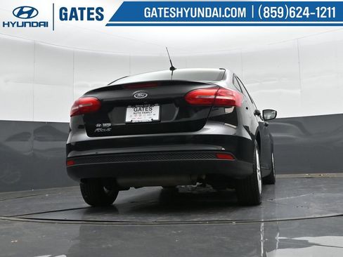 Used 2018 Ford Focus SE image 39