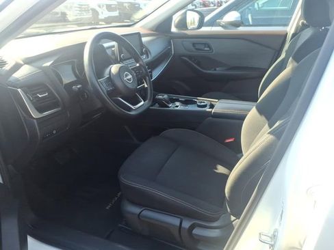 Used 2023 Nissan Rogue S AWD/4WD image 12