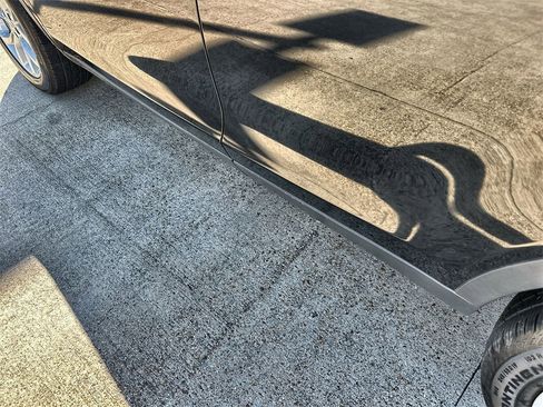 Used 2019 Land Rover Discovery Sport SE image 13