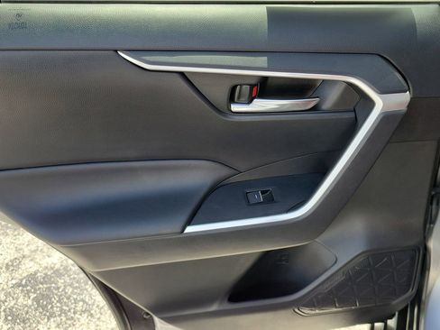 Used 2021 Toyota RAV4 XLE image 11