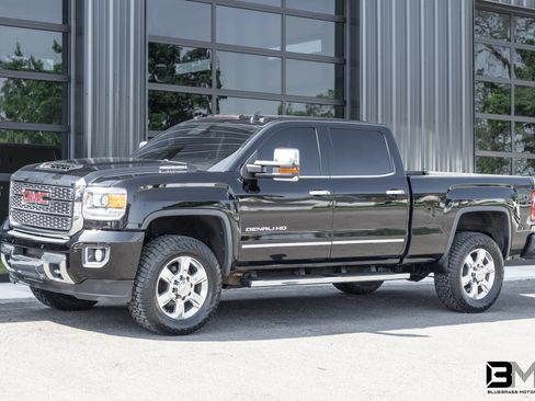Used 2019 GMC Sierra 3500 Denali w/ Duramax Plus Package AWD/4WD image 2