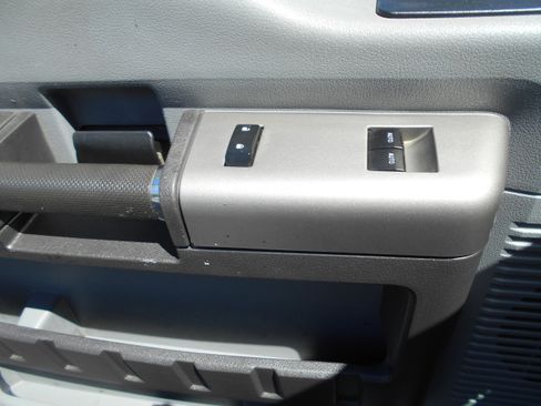 Used 2023 Ford F650 2WD Regular Cab Super Duty image 16
