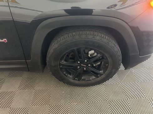Used 2024 GMC Terrain AT4 w/ Infotainment Package II AWD/4WD image 38