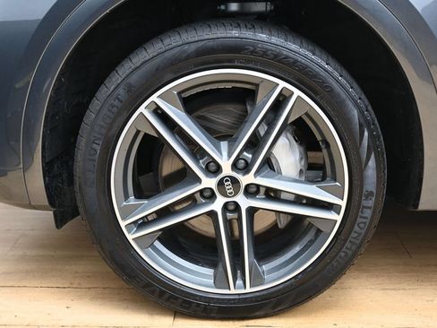 Used 2022 Audi Q5 e Premium w/ Convenience Package AWD/4WD image 16