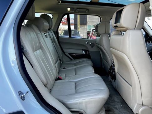 Used 2016 Land Rover Range Rover HSE image 21