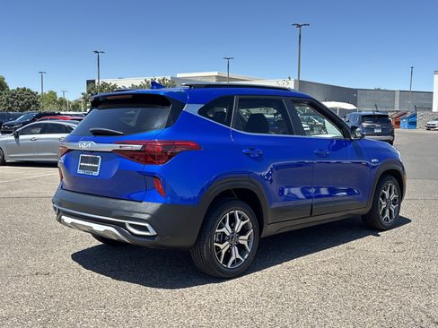 Used 2022 Kia Seltos EX AWD/4WD image 5