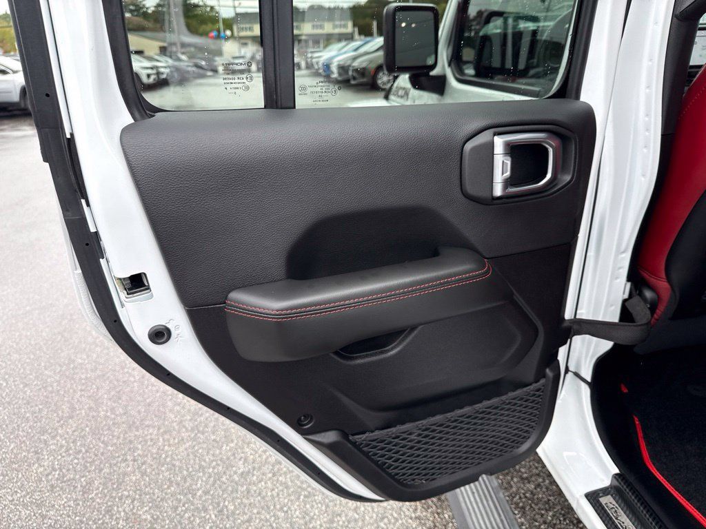 Used 2024 Jeep Wrangler Unlimited Rubicon 392 AWD/4WD image 21