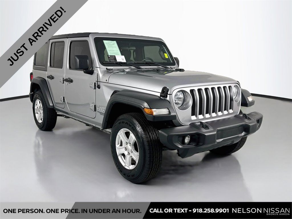 Used 2018 Jeep Wrangler Unlimited Sport S AWD/4WD image 3
