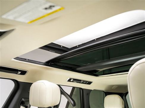 New 2026 Land Rover Range Rover SE AWD/4WD image 13
