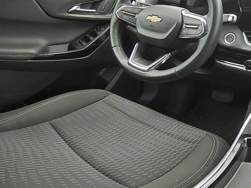Used 2025 Chevrolet Equinox LT AWD/4WD image 22