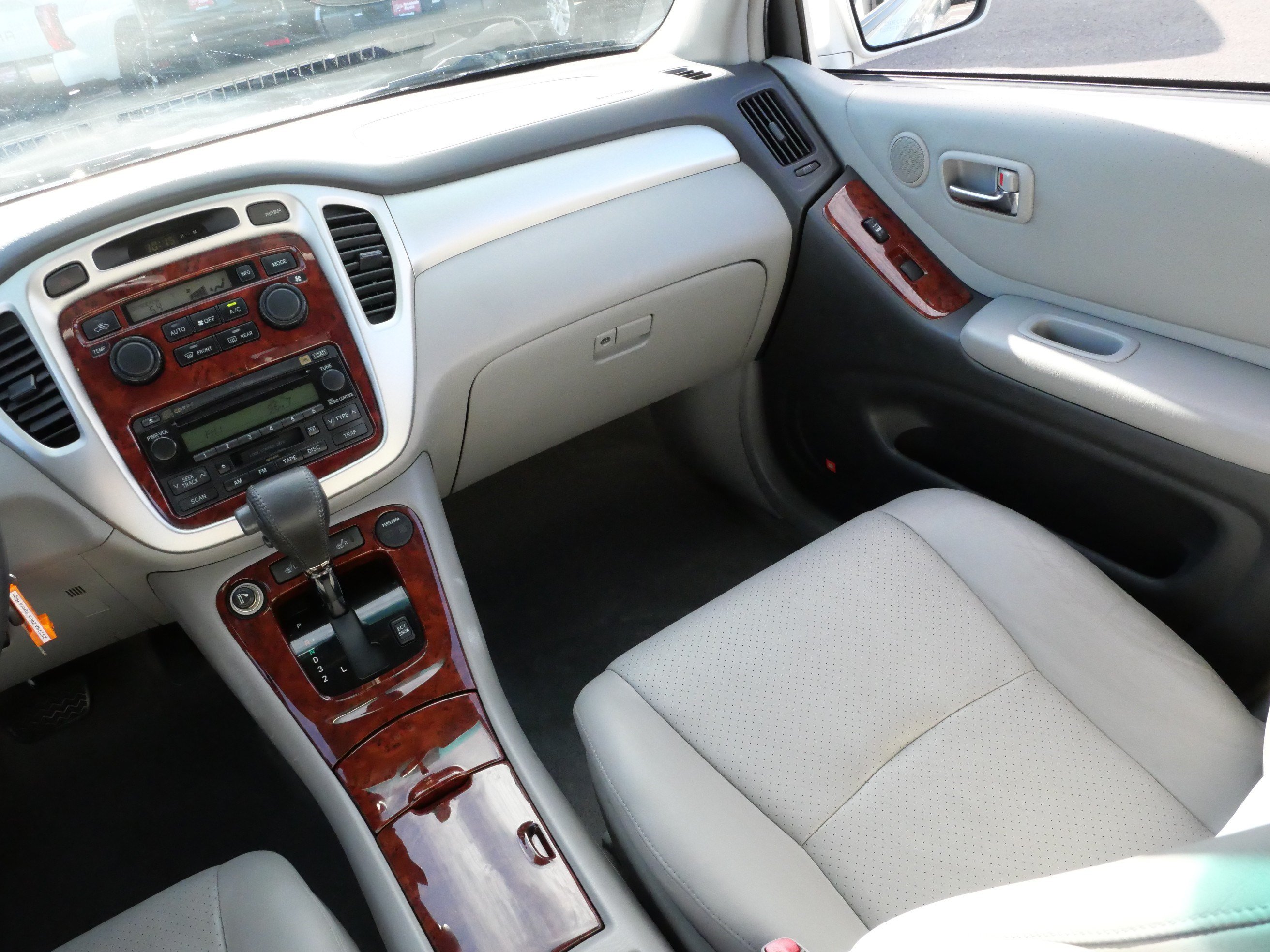 Used 2005 Toyota Highlander Limited AWD/4WD image 11