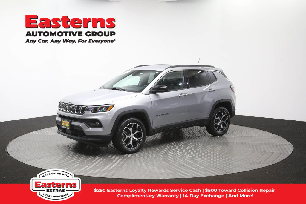 Used 2024 Jeep Compass Latitude AWD/4WD image 57