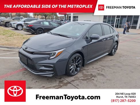 Used 2025 Toyota Corolla SE image 1
