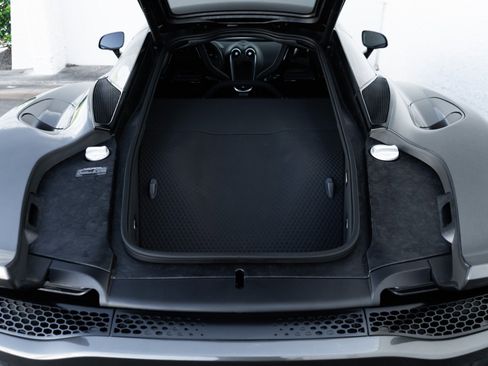 Used 2021 McLaren GT image 32