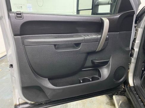 Used 2013 Chevrolet Silverado 2500 LT w/ Convenience Package image 9