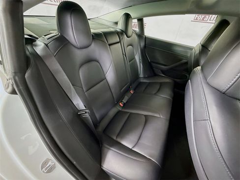 Used 2021 Tesla Model 3 Standard Range Plus image 29