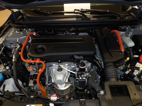 Used 2024 Honda Accord Sport image 11