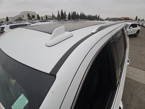 Used 2024 GMC Yukon XL Denali AWD/4WD image 3