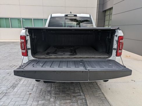Used 2022 RAM 1500 Limited AWD/4WD image 9