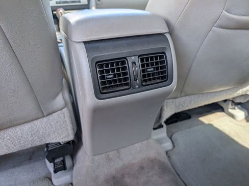 Used 2013 Toyota Camry XLE w/ Convenience Pkg FWD image 26