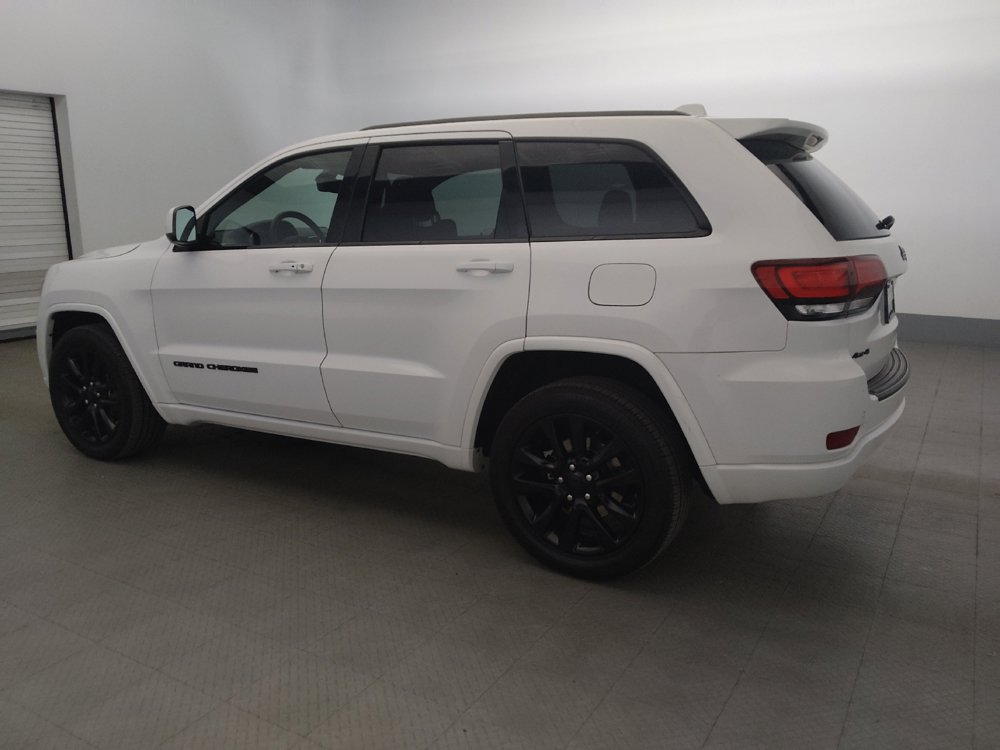 Used 2018 Jeep Grand Cherokee Altitude AWD/4WD image 3