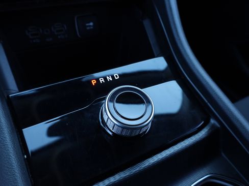 Used 2023 Jeep Grand Cherokee Laredo image 11