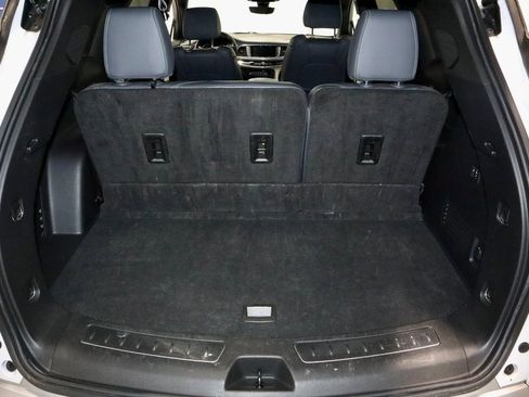 Used 2024 Buick Enclave Premium image 15