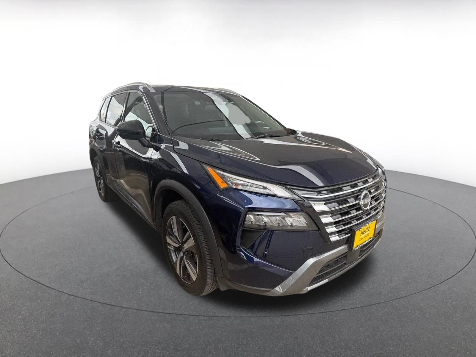 Used 2026 Nissan Rogue SL FWD image 2