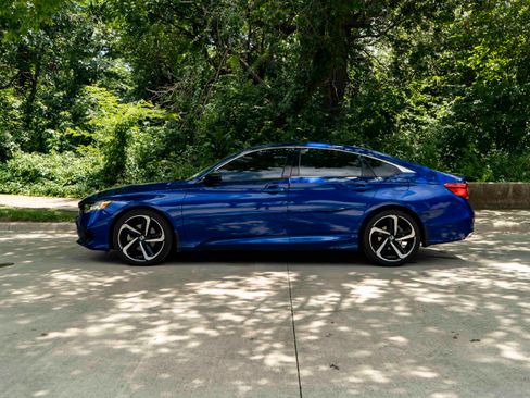 Used 2022 Honda Accord Sport image 6