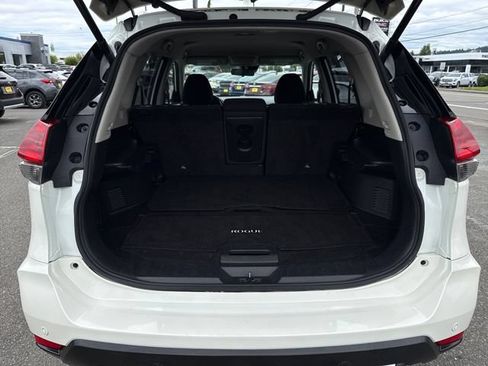 Used 2019 Nissan Rogue SV FWD image 16