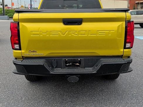 Used 2023 Chevrolet Colorado Z71 w/ Z71 Convenience Package 2 AWD/4WD image 6