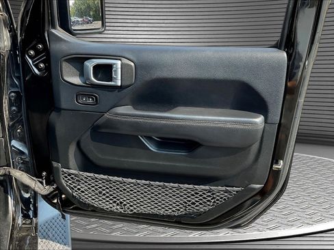 Used 2019 Jeep Wrangler Unlimited Sahara AWD/4WD image 26