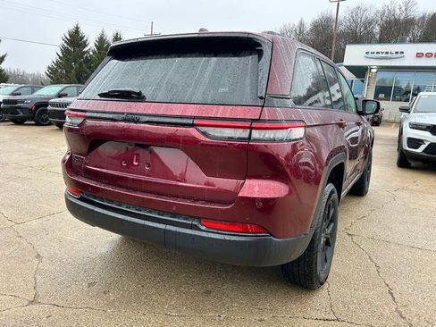 New 2025 Jeep Grand Cherokee Altitude image 5