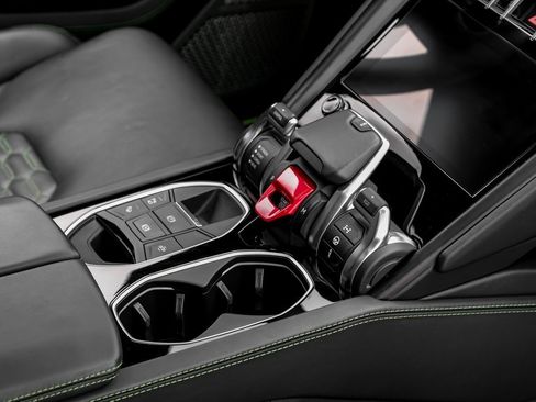 Used 2021 Lamborghini Urus image 13